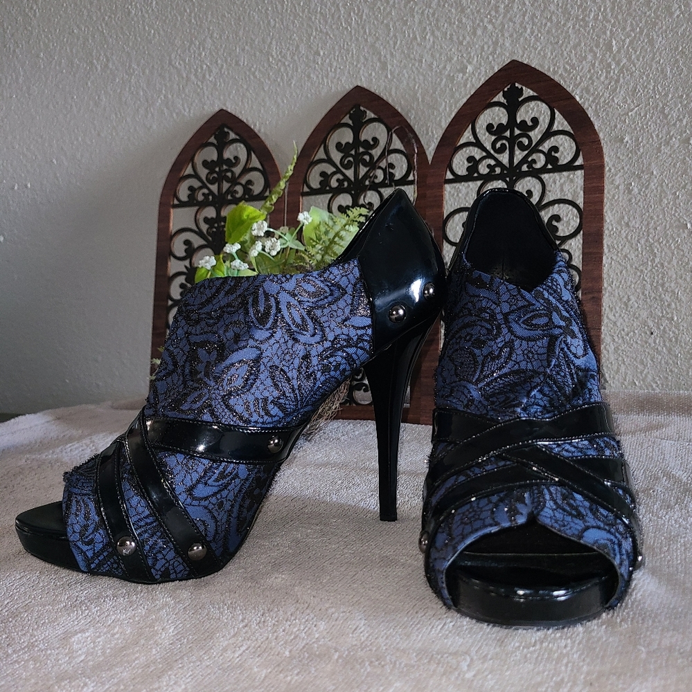Guess peep toe high heel size 9 1/2